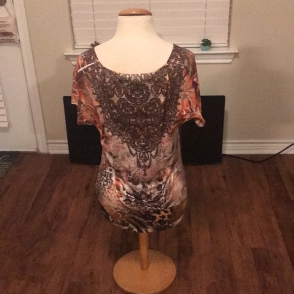 Really cute women’s pullover shirt, multi colored! - Picture 4 of 5